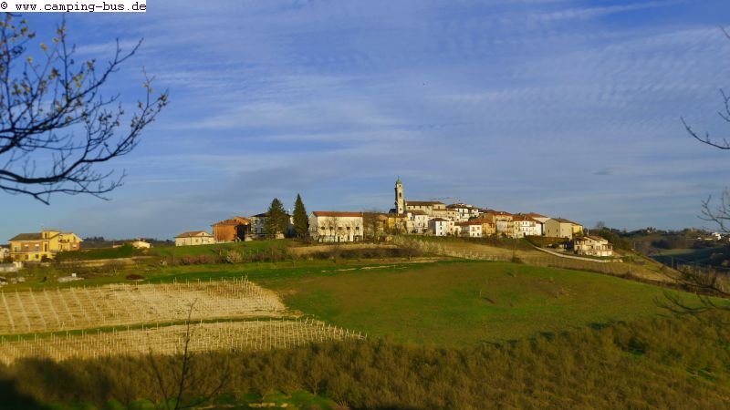 Wohnmobil Piemont Langhe Castiglione Faletto Roddino